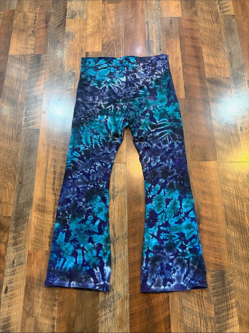 Tie-Dye Flared Leggings in Blue Green XL (5235) - Picture 3 of 3